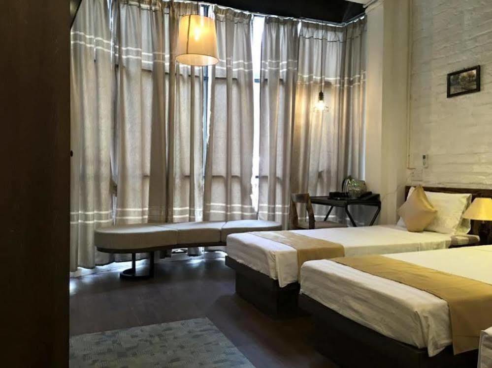 Luxury Backpakers Hotel Hanoi Buitenkant foto