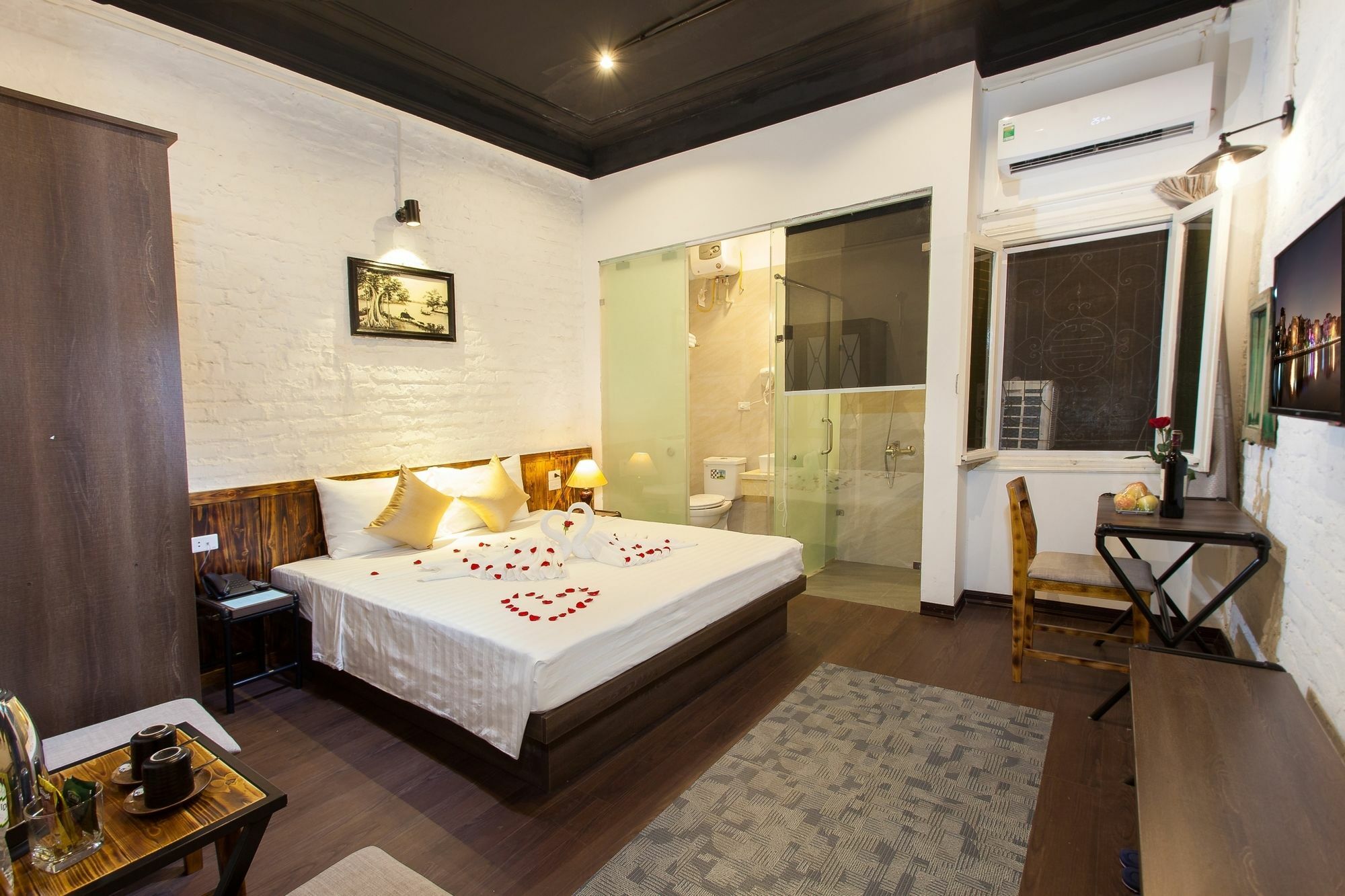 Luxury Backpakers Hotel Hanoi Buitenkant foto
